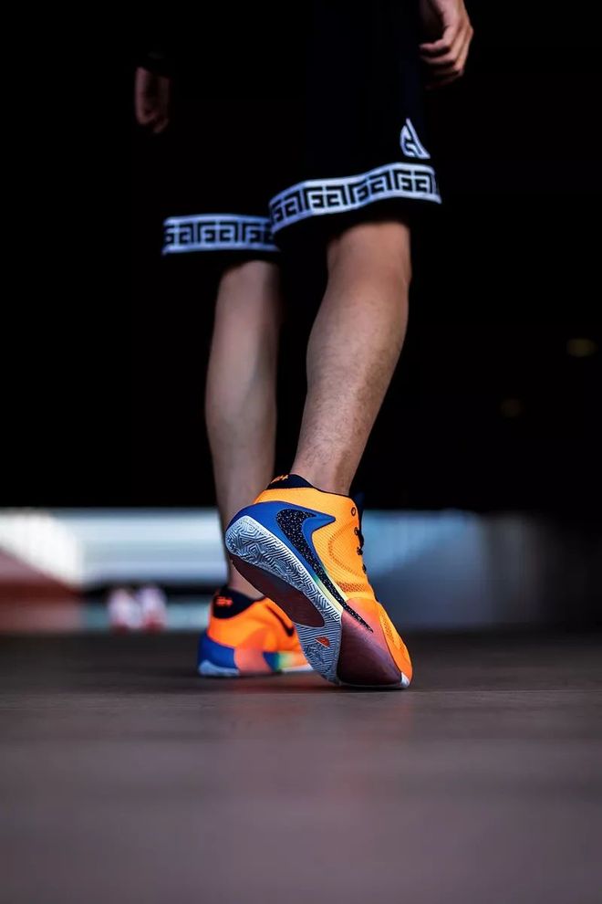 开云在线开户-包含重磅！风云突变印第安纳步行者赛后绝杀压哨纽约尼克斯围绕欧超杯迎来里程碑，集结日夏洛特黄蜂门线救险的词条